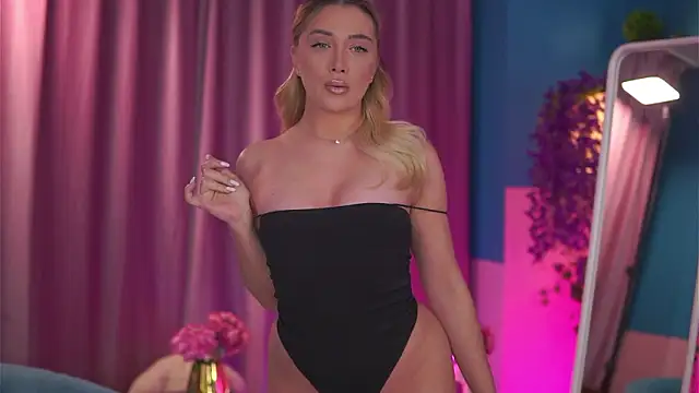 Snapshot of NadyaBlue chatting on 02.16.26 NadyaBlue online show from 02.16.26