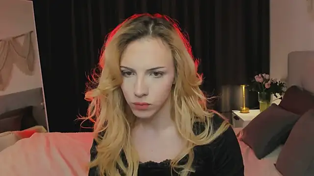 Snapshot of Tiffany__King chatting on 04.12.26 Tiffany King online show from 04.12.26