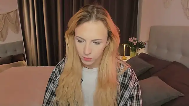 Snapshot of Tiffany__King chatting on 04.15.26 Tiffany King online show from 04.15.26