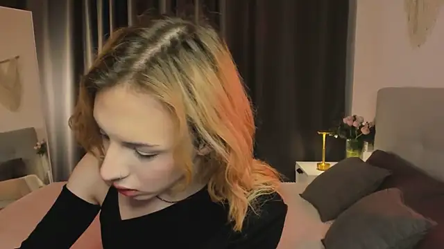 Snapshot of Tiffany__King chatting on 04.16.26 Tiffany King online show from 04.16.26