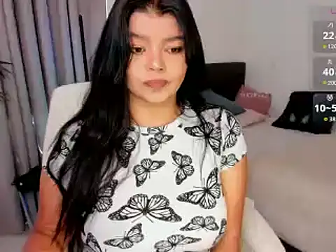 Snapshot of moonhelen chatting on 02.04.26 moonhelen online show from 02.04.26