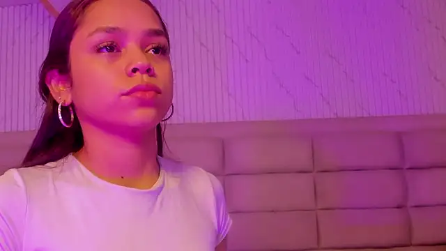 Snapshot of CarolineFyre chatting on 02.27.26 CarolineFyre online show from 02.27.26