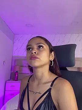 CarolineFyre online show from 04.06.26