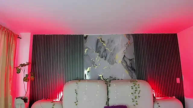 Snapshot of CarolineFyre chatting on 06.25.26 CarolineFyre online show from 06.25.26