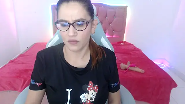 snowhot-69 online show from 04.15.26