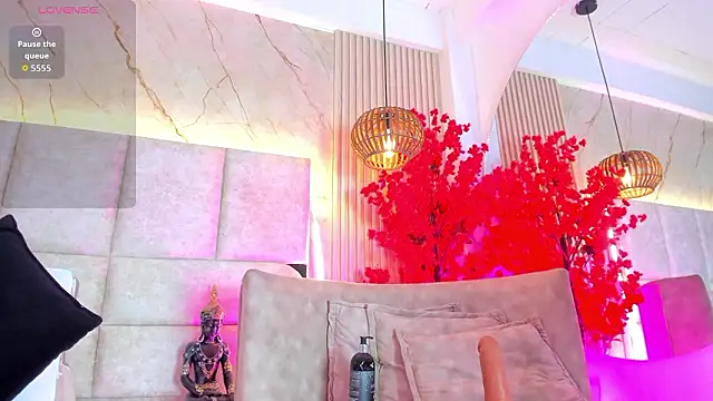 Snapshot of EmmaLovve chatting on 03.06.26 EmmaLovve online show from 03.06.26