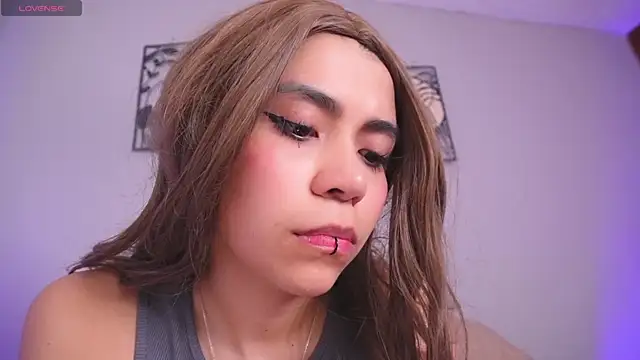 loveegirll1 online show from 04.10.26