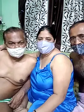 Snapshot of HoneyHush chatting on 02.07.26 HoneyHush online show from 02.07.26