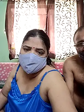 Snapshot of HoneyHush chatting on 02.19.26 HoneyHush online show from 02.19.26