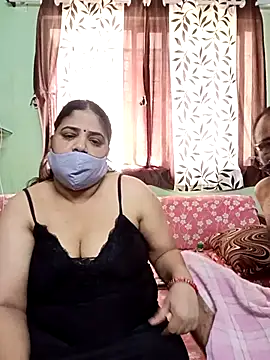 Snapshot of HoneyHush chatting on 02.22.26 HoneyHush online show from 02.22.26