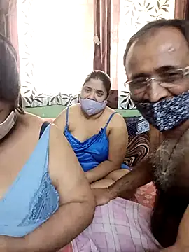 Snapshot of HoneyHush chatting on 03.02.26 HoneyHush online show from 03.02.26