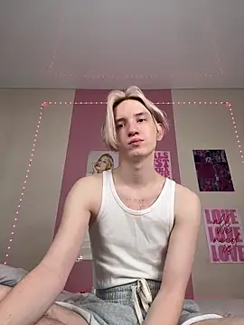 Snapshot of Ron_Vilss chatting on 02.12.26 Ron Vilss online show from 02.12.26