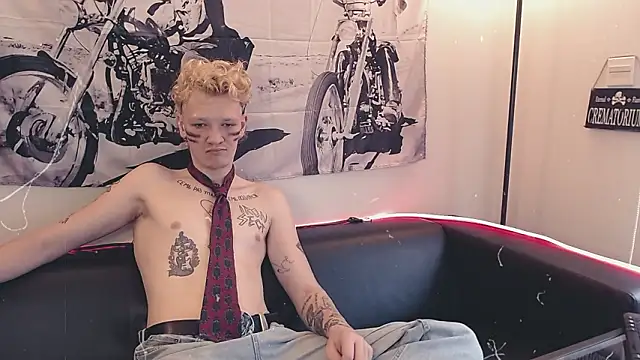 Snapshot of DadWizard chatting on 02.07.26 DadWizard online show from 02.07.26