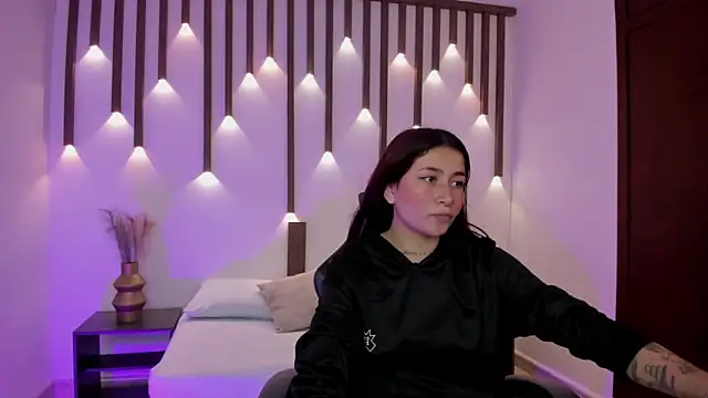 charlottee27  online show from 04.16.26