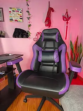 kenia thompsom01 online show from 04.15.26