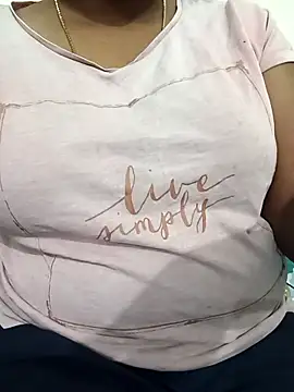 Snapshot of Chinnima143 chatting on 02.14.26 Chinnima143 online show from 02.14.26