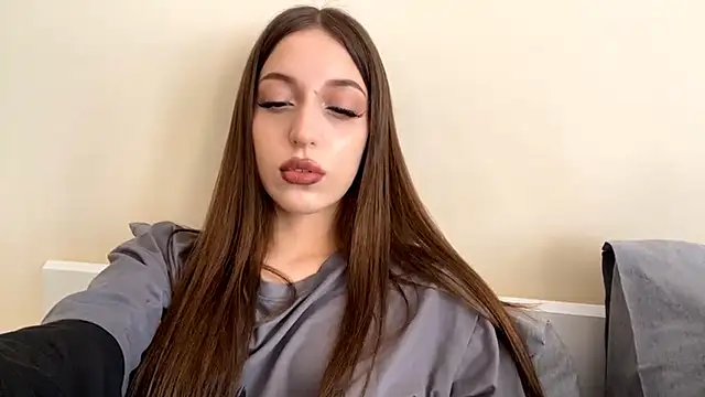 CutieWorm online show from 02.05.26