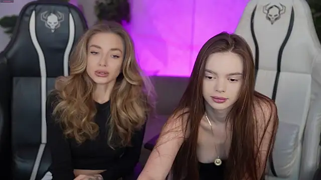 Snapshot of Zlata_Sky chatting on 09.24.25 Zlata Sky online show from 09.24.25