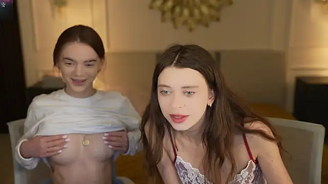 Snapshot of Zlata_Sky chatting on 10.01.25 Zlata Sky online show from 10.01.25