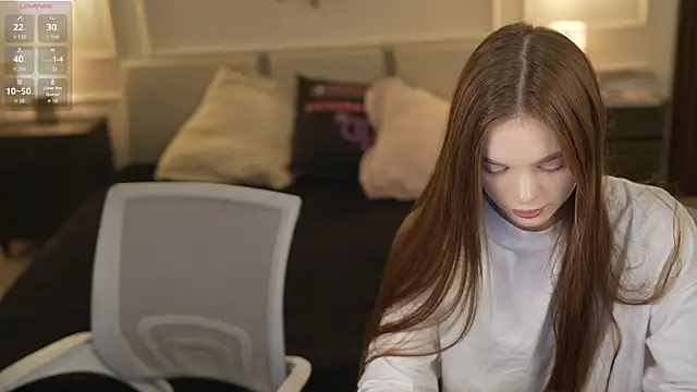 Snapshot of Zlata_Sky chatting on 10.18.25 Zlata Sky online show from 10.18.25