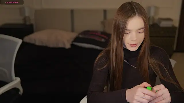 Snapshot of Zlata_Sky chatting on 10.23.25 Zlata Sky online show from 10.23.25