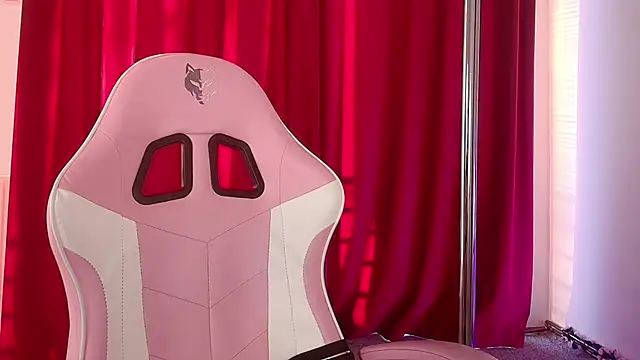 Snapshot of LunaAllure chatting on 02.27.26 LunaAllure online show from 02.27.26