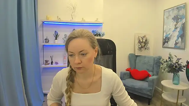 Snapshot of CharlotteKerti chatting on 04.14.26 CharlotteKerti online show from 04.14.26