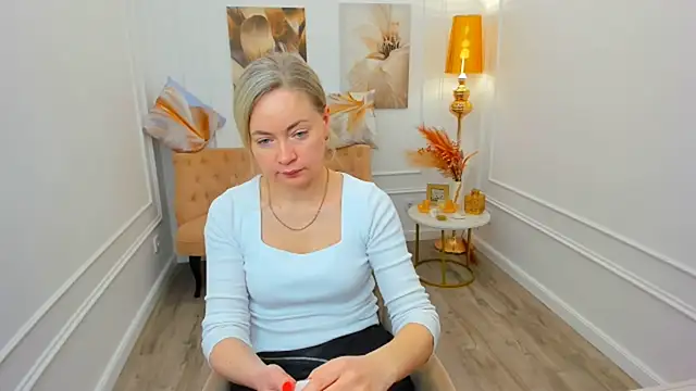 Snapshot of CharlotteKerti chatting on 04.17.26 CharlotteKerti online show from 04.17.26