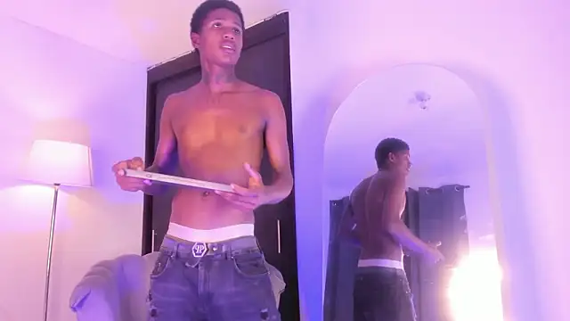 Snapshot of im_oleiderr chatting on 02.13.26 im oleiderr online show from 02.13.26