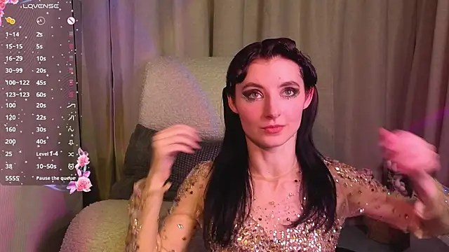 NicoleLuxe online show from 04.16.26