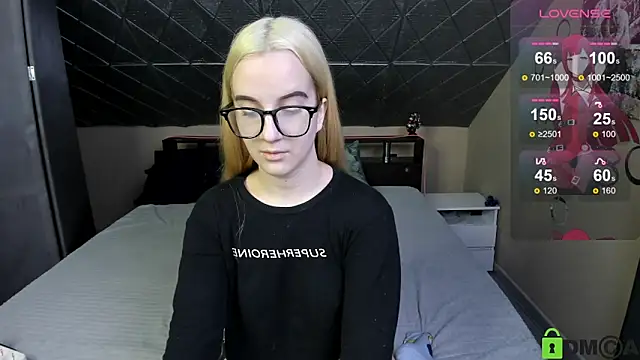 Naomi1Hinata online show from 02.25.26