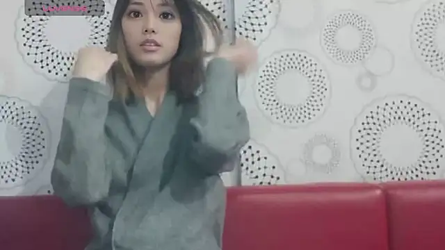 Snapshot of erinaka123 chatting on 04.04.26 erinaka123 online show from 04.04.26