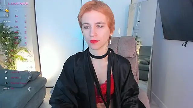 Snapshot of AutumnWhisper chatting on 02.13.26 AutumnWhisper online show from 02.13.26