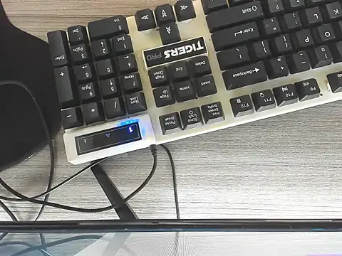 Snapshot of Maggiebitchx chatting on 02.23.26 Maggiebitchx online show from 02.23.26