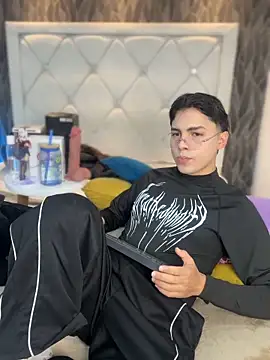 Samu Hott online show from 03.27.26