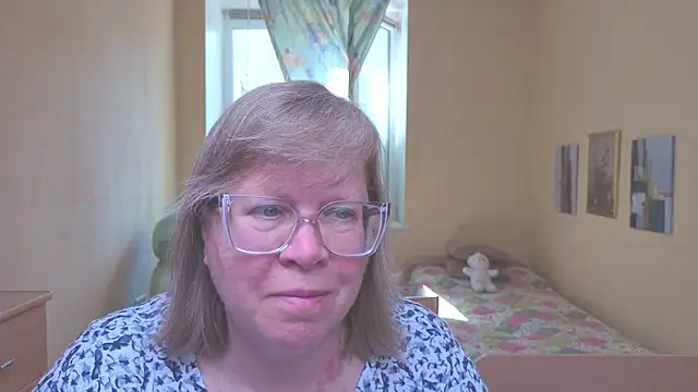 Snapshot of Emma_Eclipsee chatting on 05.09.26 Emma Eclipsee online show from 05.09.26