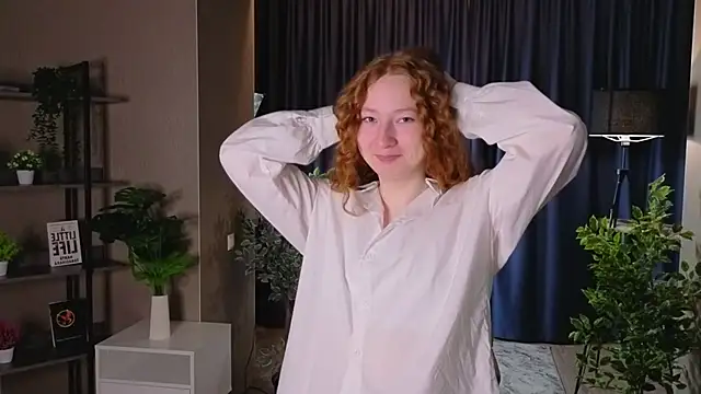 Snapshot of MaraButtrey chatting on 02.06.26 MaraButtrey online show from 02.06.26