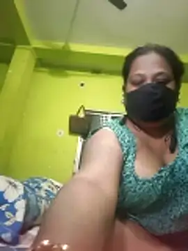 Snapshot of 06Rozi chatting on 02.25.26 06Rozi online show from 02.25.26