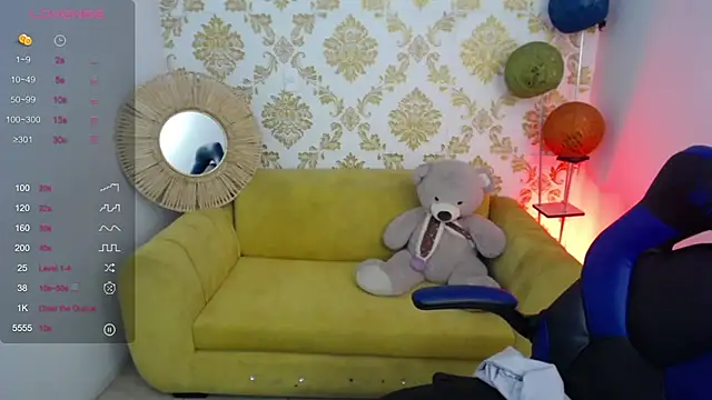 ALISS M  online show from 04.16.26