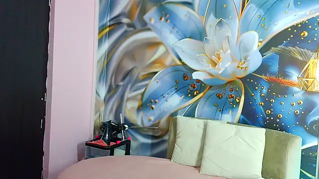 Snapshot of rouxinferno_cr chatting on 02.23.26 rouxinferno cr online show from 02.23.26