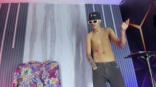 Snapshot of David_Bigcock20 chatting on 02.25.26 David Bigcock20 online show from 02.25.26