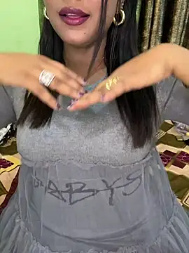 Snapshot of LIZNA_0 chatting on 02.15.26 LIZNA 0 online show from 02.15.26