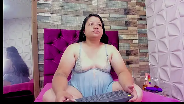 Snapshot of Carolina-Lenon chatting on 02.06.26 Carolina-Lenon online show from 02.06.26