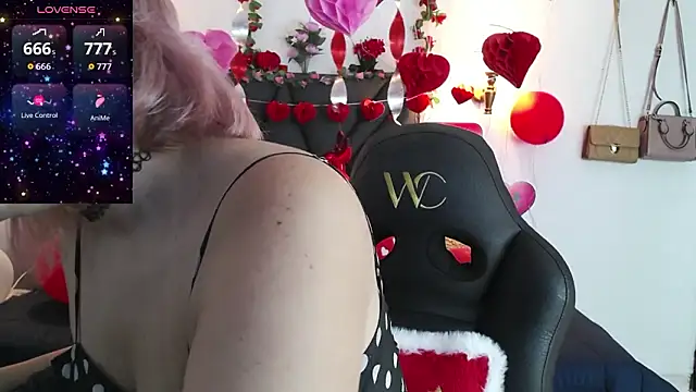 Snapshot of Sharma_Amayra chatting on 02.13.26 Sharma Amayra online show from 02.13.26