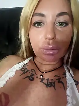 MiaMooly online show from 10.09.25