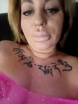 Snapshot of MiaMooly chatting on 02.08.26 MiaMooly online show from 02.08.26