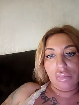 MiaMooly online show from 04.05.26