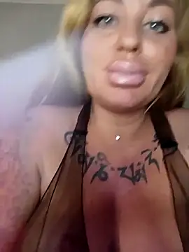 MiaMooly online show from 04.15.26