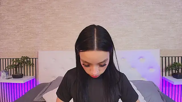 Elizabeth Ferrer online show from 02.25.26