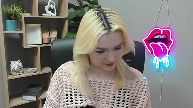 SweetLilyxo online show from 03.18.26